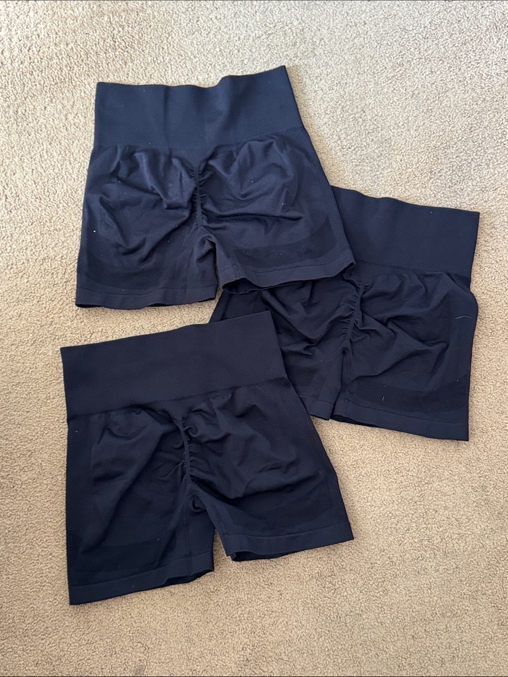 Seamless Scrunch-Back High Waist Shorts - Black (3 Pack)